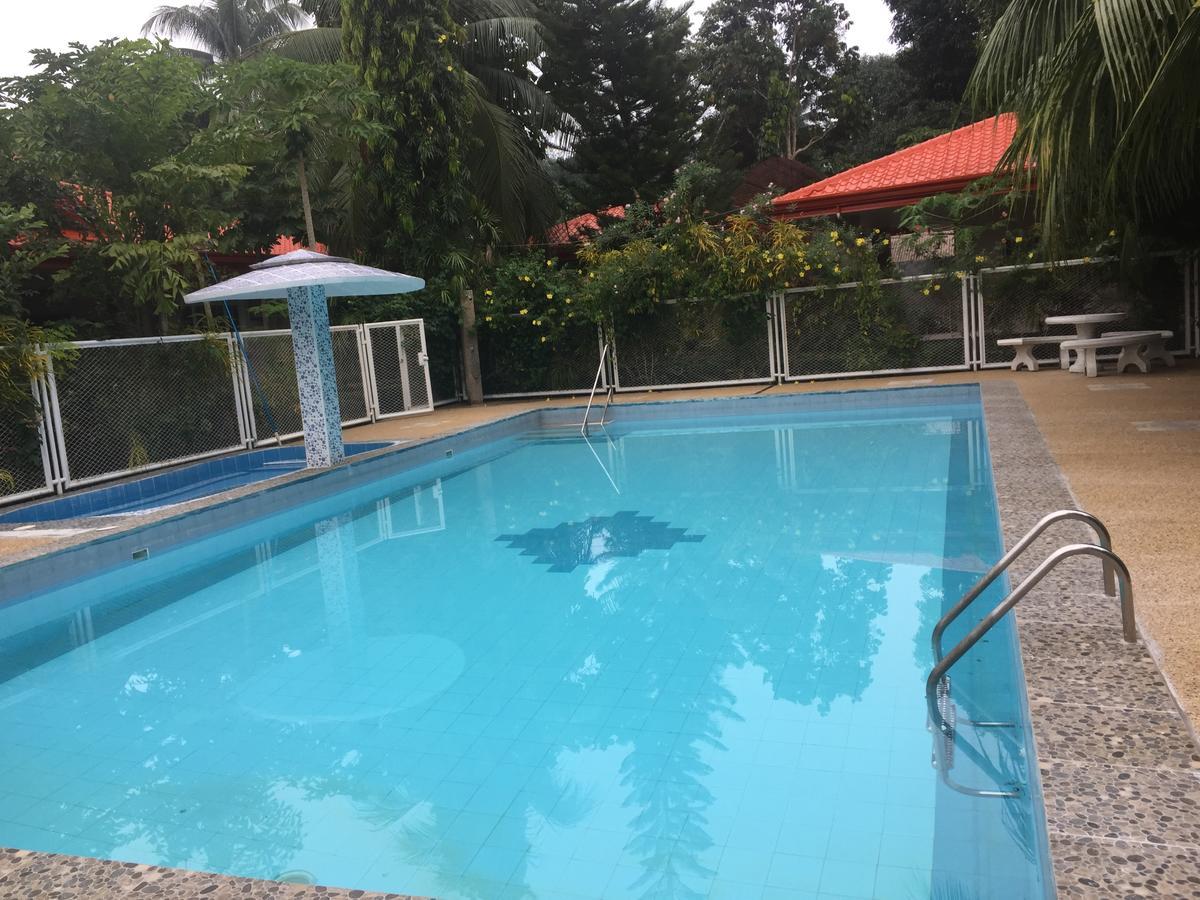 Bungalow 100 m² 2 phòng ngủ, 1 phòng tắm riêng ở Galas Dipolog Ngoại thất bức ảnh