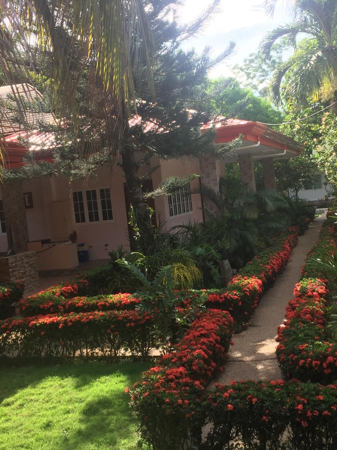 Bungalow 100 m² 2 phòng ngủ, 1 phòng tắm riêng ở Galas Dipolog Ngoại thất bức ảnh